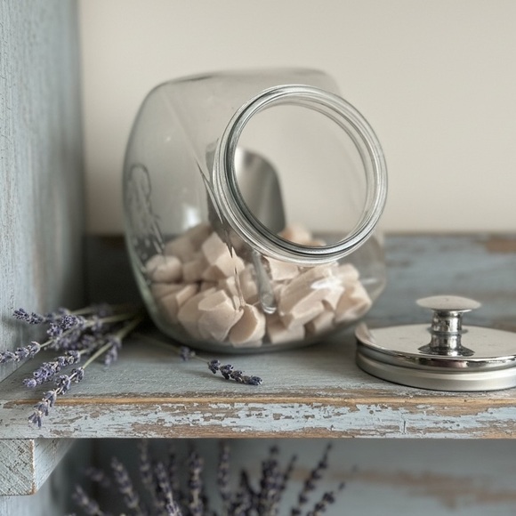 Handcrafted - Wax Melts - One Scoop - 
NWT - Picture 2 of 3